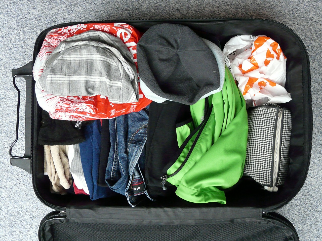 Jak ekonomicznie spakować bagaż na podróż?
